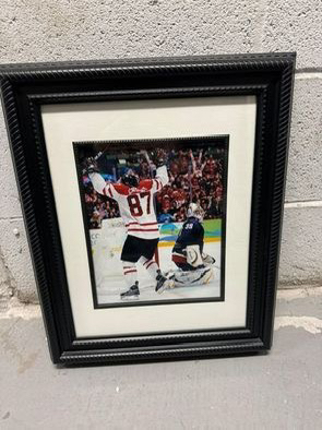 Team Canada 2010 Vancouver Olympics Framed Glass Photo thumbnail