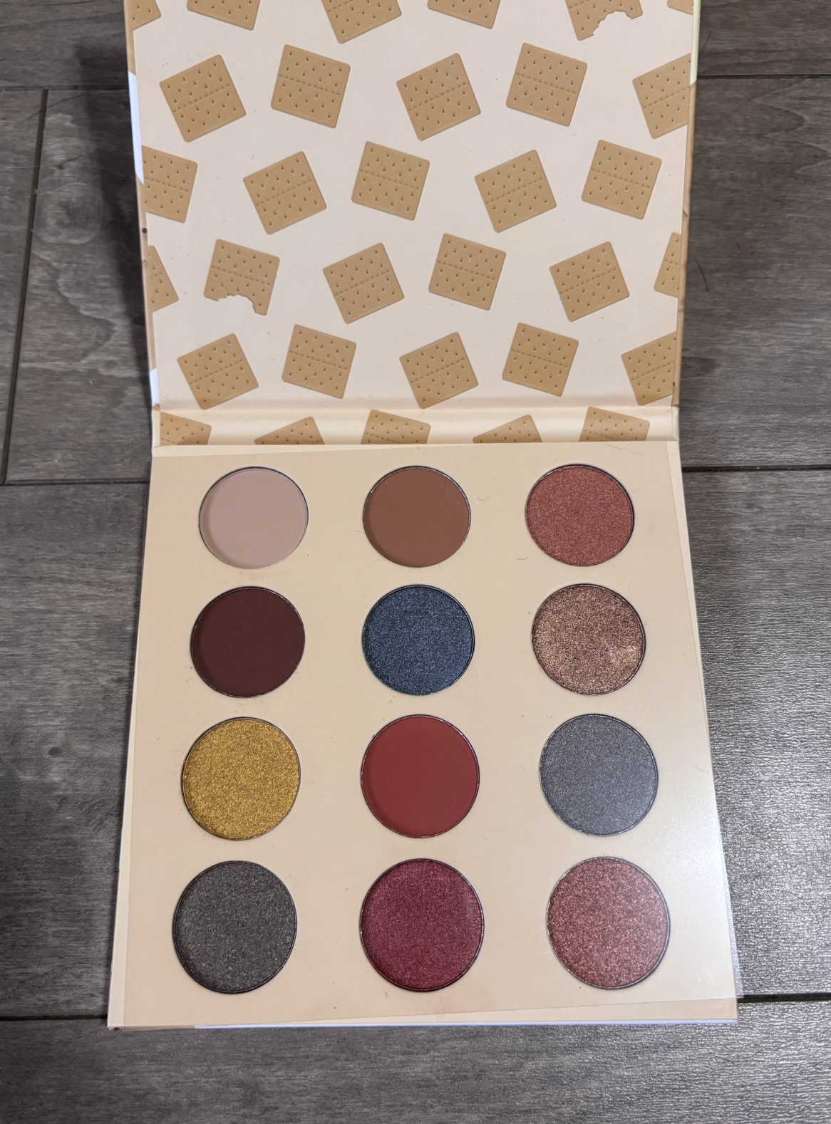 Eyeshadow palette