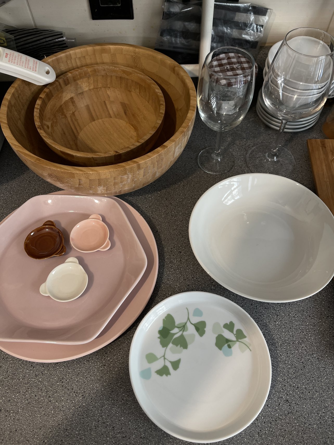 Plates, cups, and wine glasses - photo 2