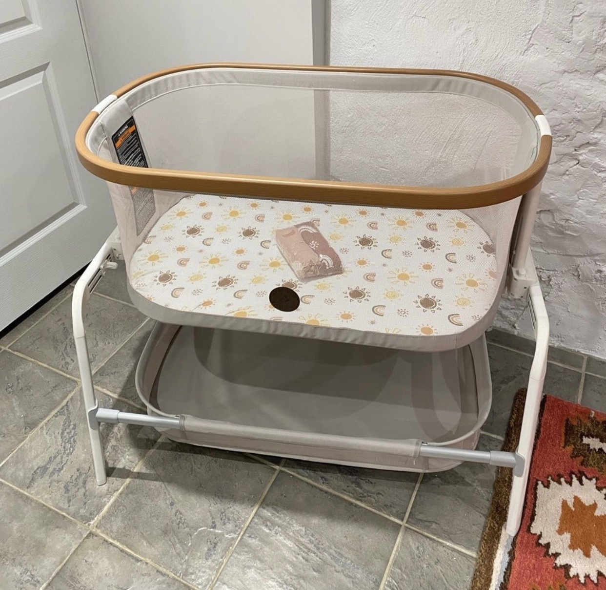 NEW Maxi-Cosi Iora Bedside Bassinet Horizon Sand