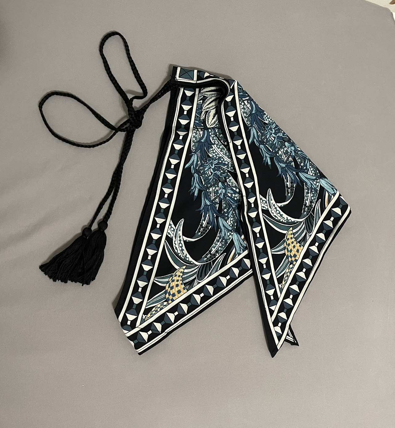 SHEIN VCAY Floral Print Tie Front Halter Top image indicator(4)