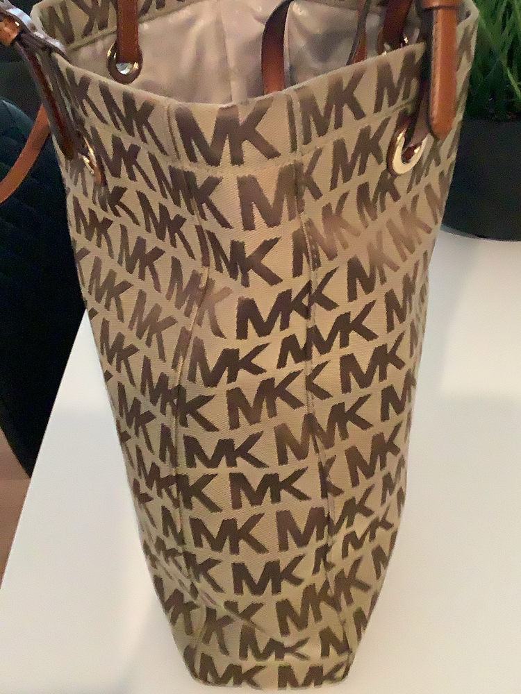 Authentic Michael Kors Bag - photo 3