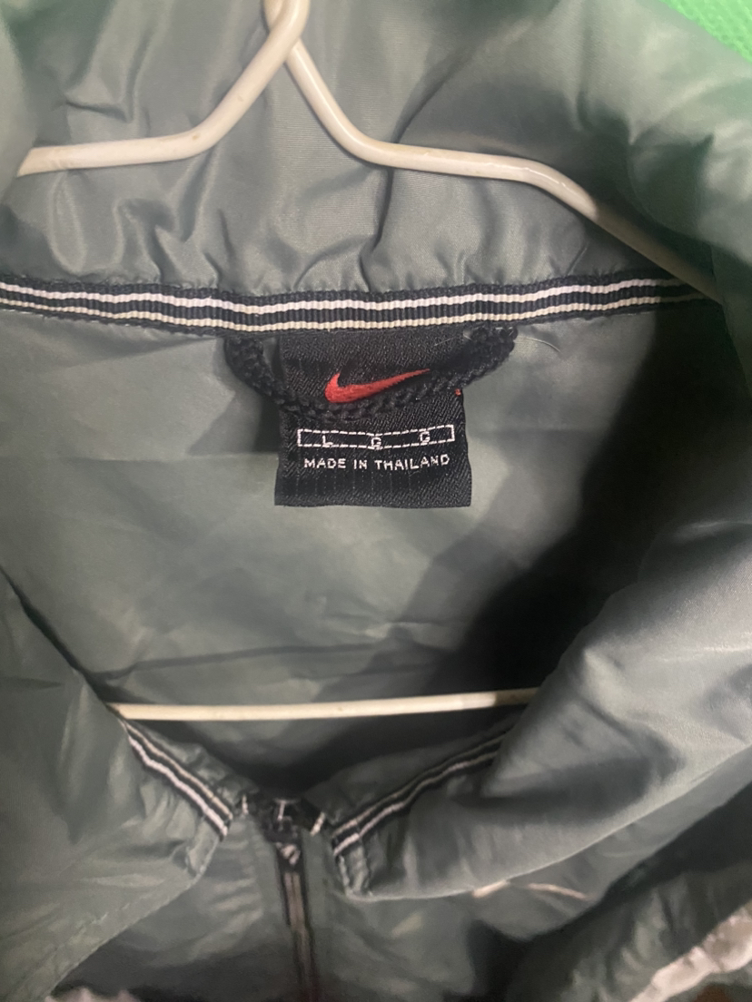 Vintage 1990s Nike windbreaker Large men’s image indicator(2)