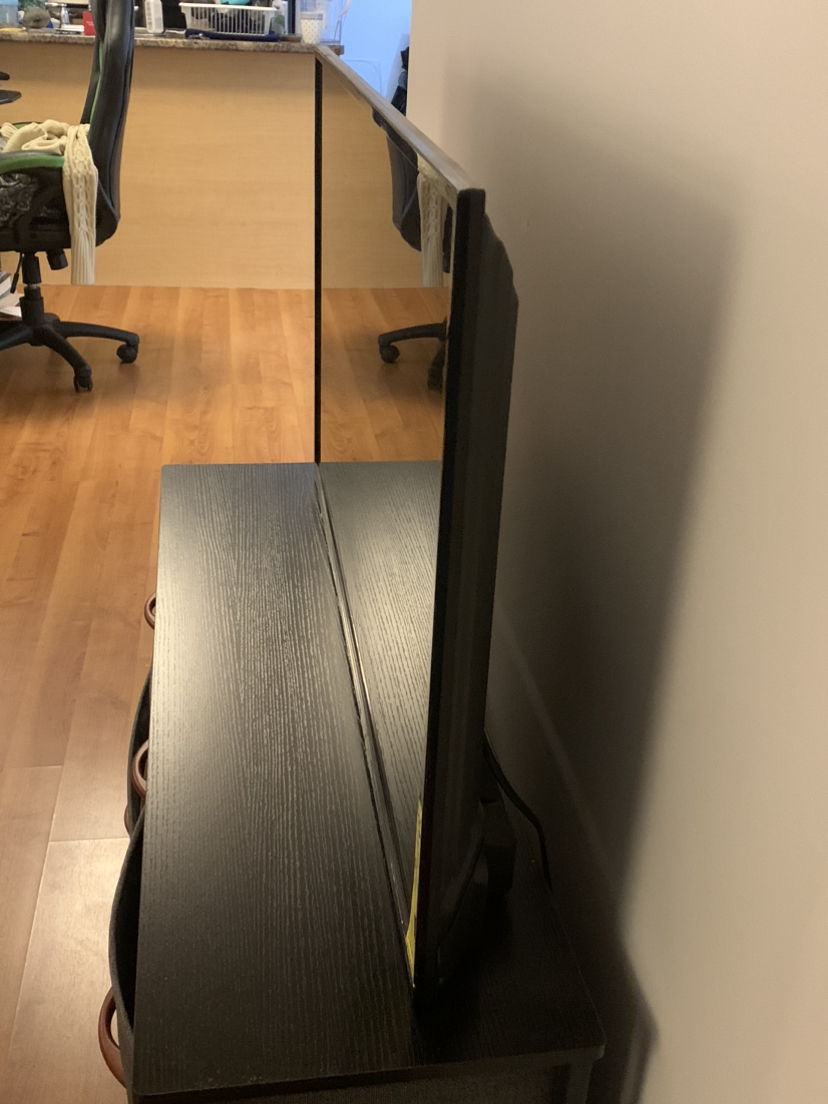 RCA 40 Roku Smart TV, 1080p in perfect condition - photo 2