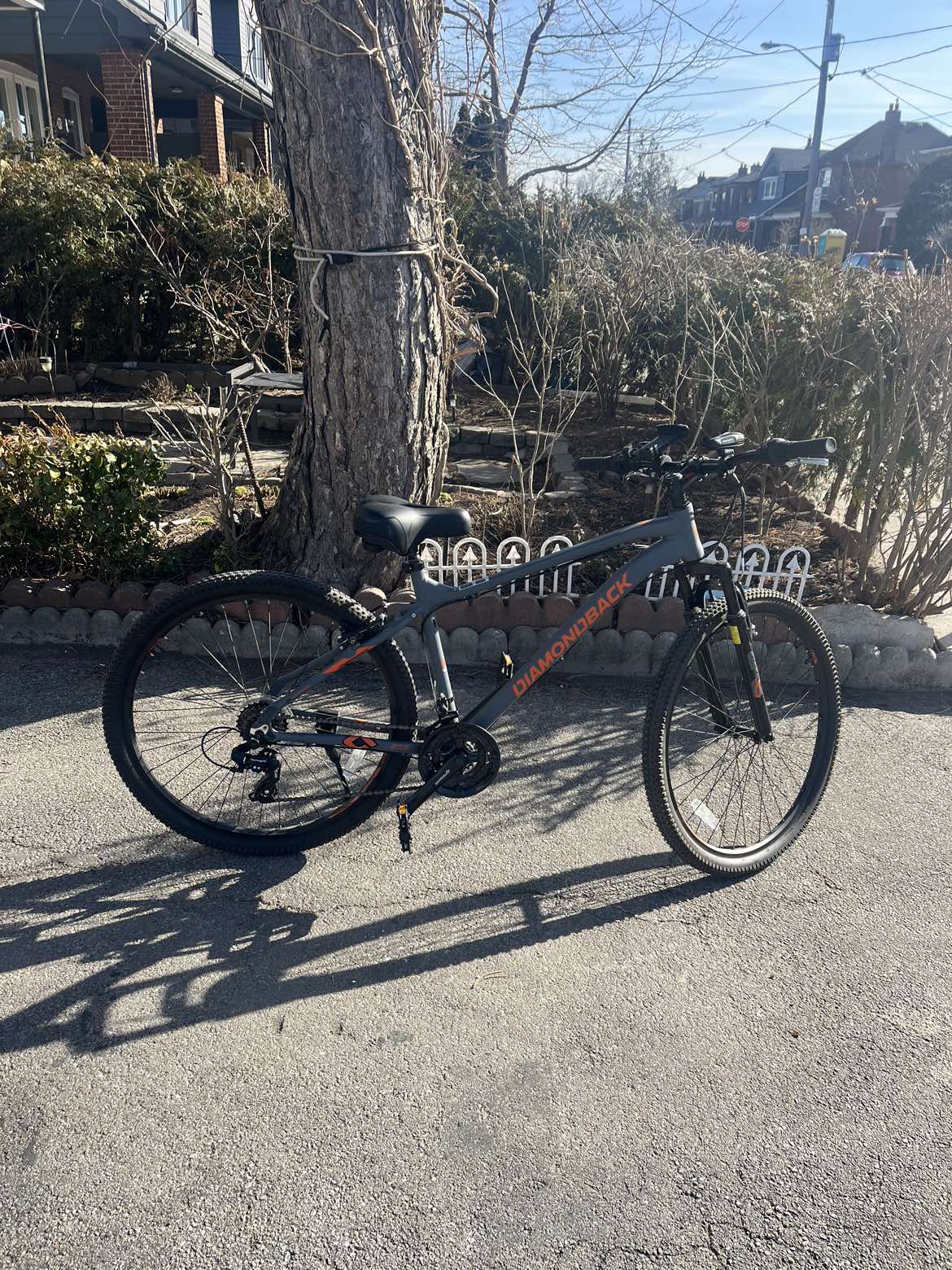 Unisex Diamondback commuter bike Medium frame Mint condition image indicator(2)