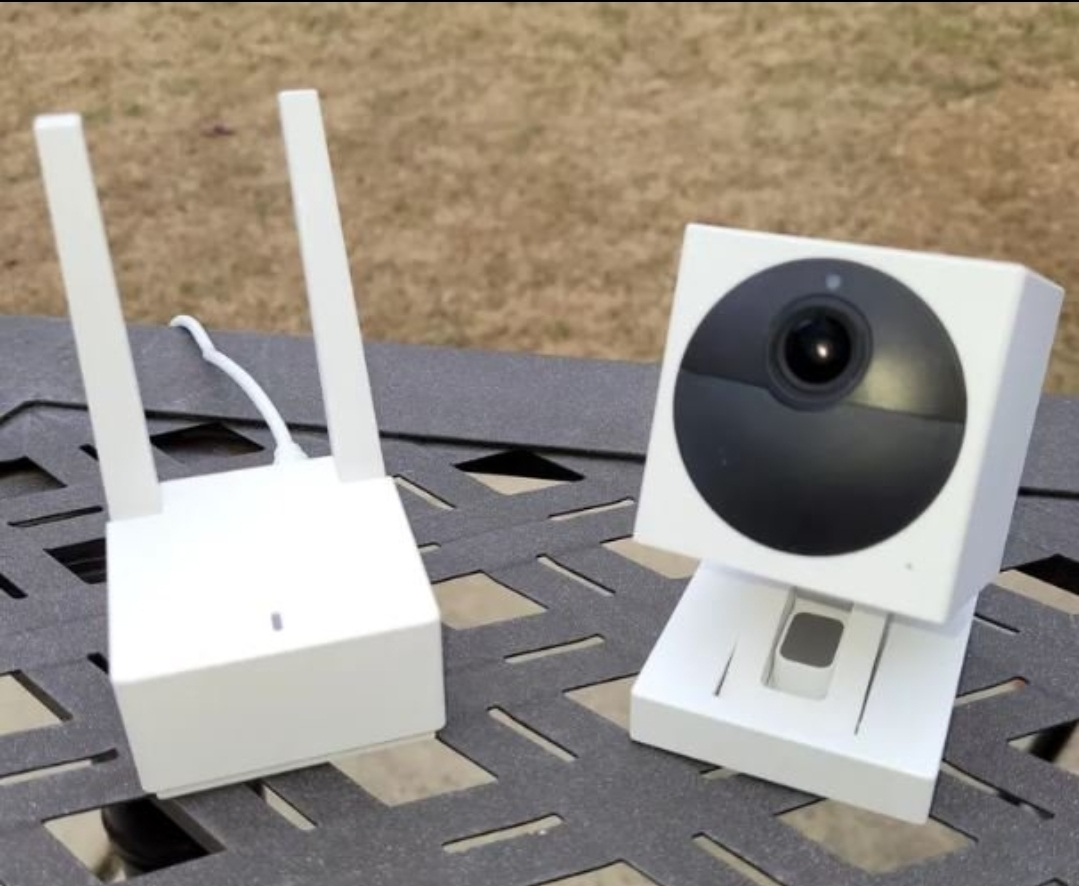 Wyze Cam Outdoor  Bundle v2 (Includes Base Station and 2 Cams)