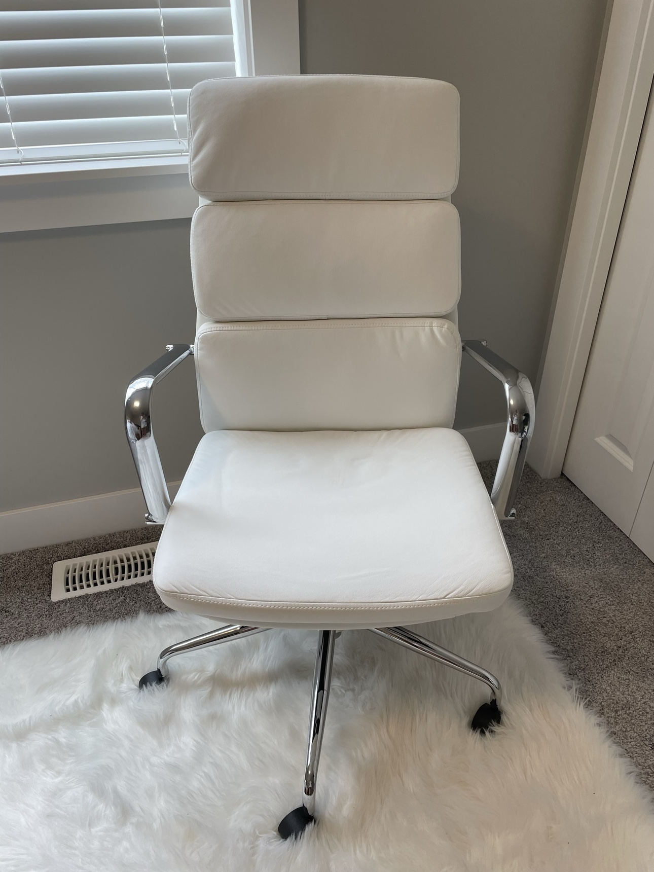 White Office Chair - photo 3