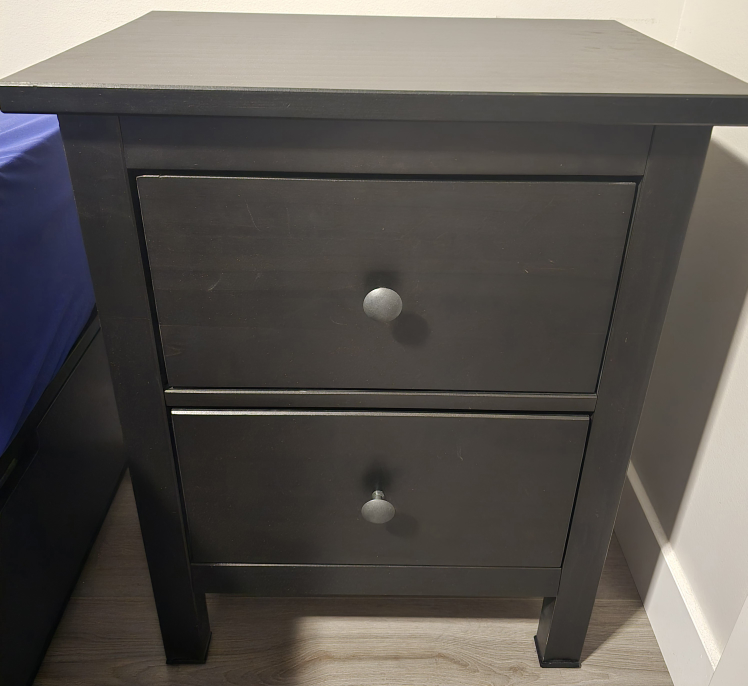 Hemnes 8 Drawer Dresser and 2 bedside tables - photo 2