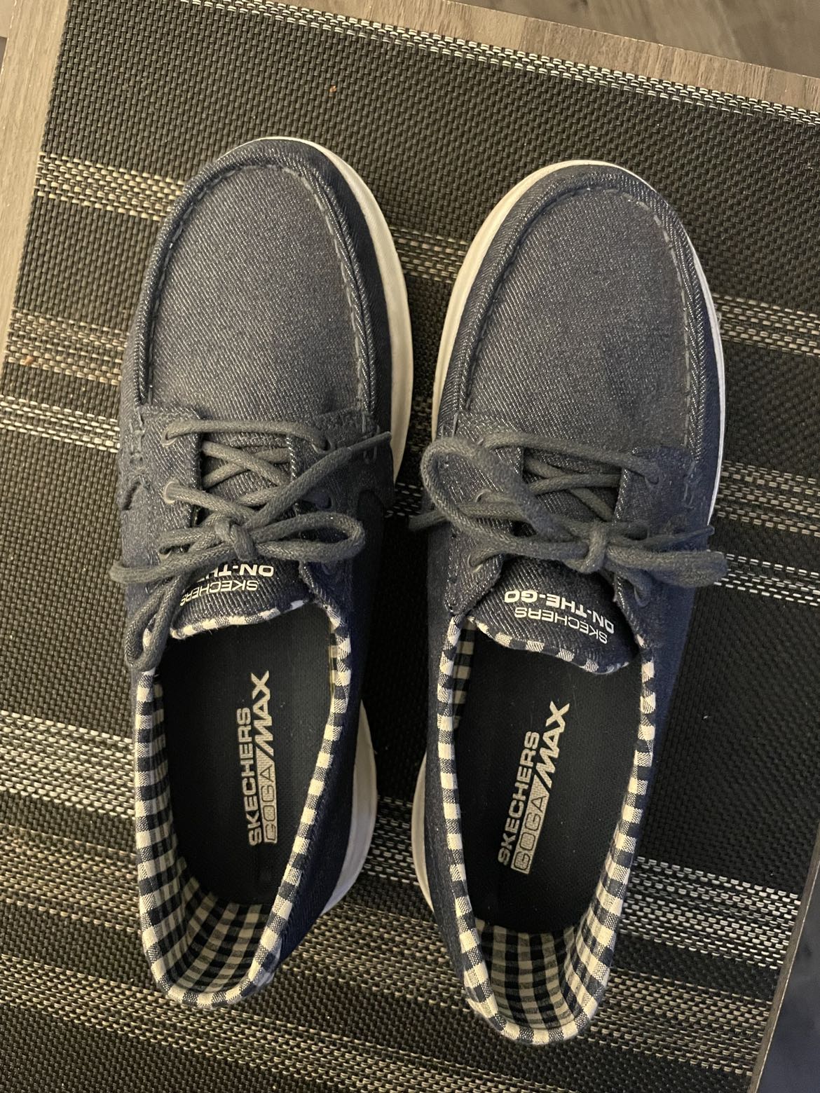 Women’s casual Skechers image indicator(3)