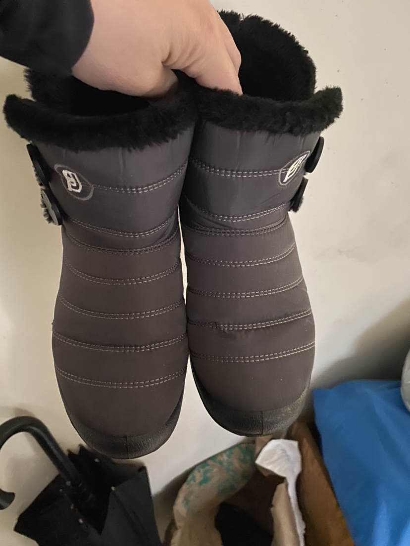Size 8 boots thumbnail