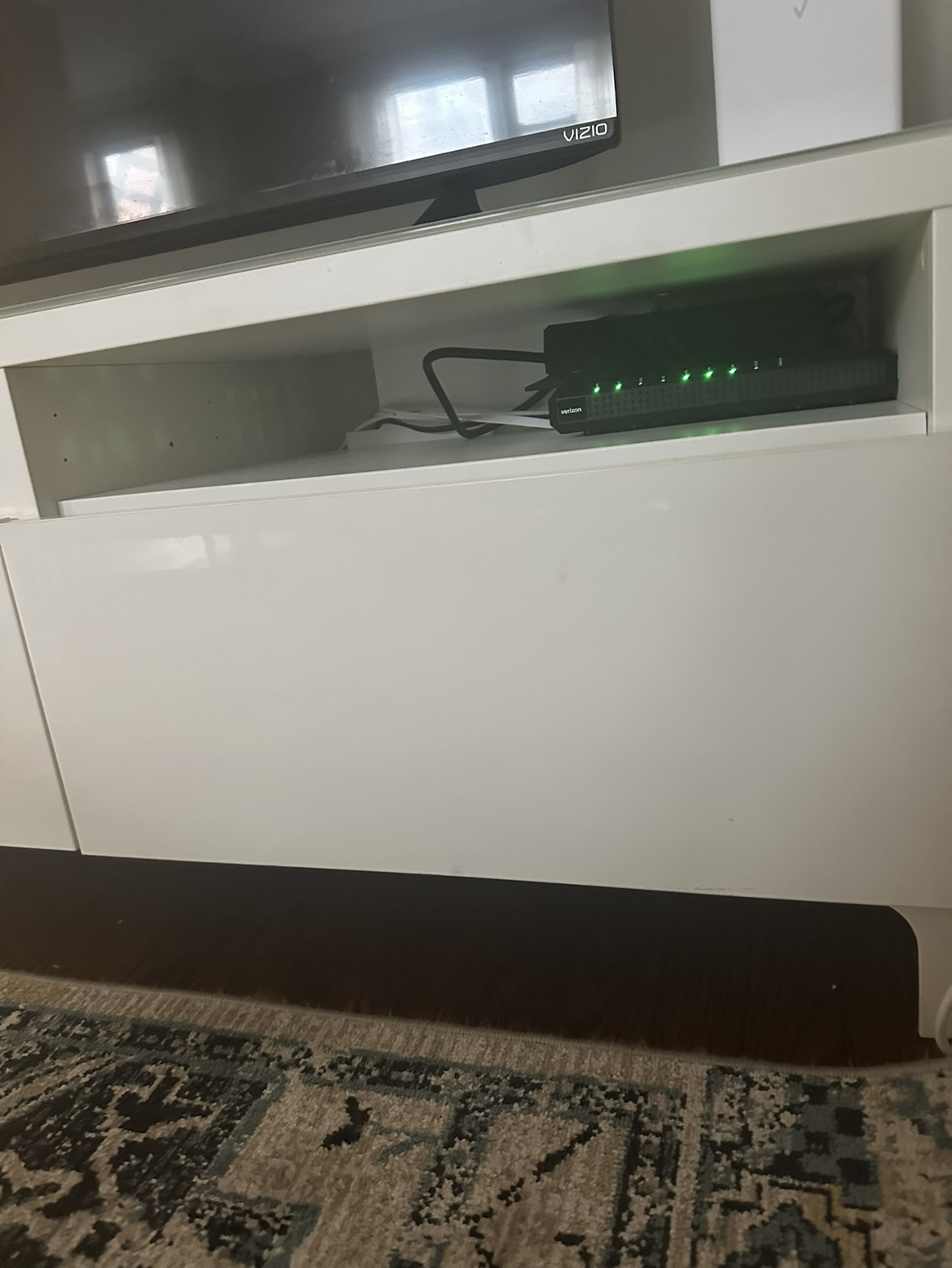 Must go! IKEA Besta TV Unit with glass top - photo 2