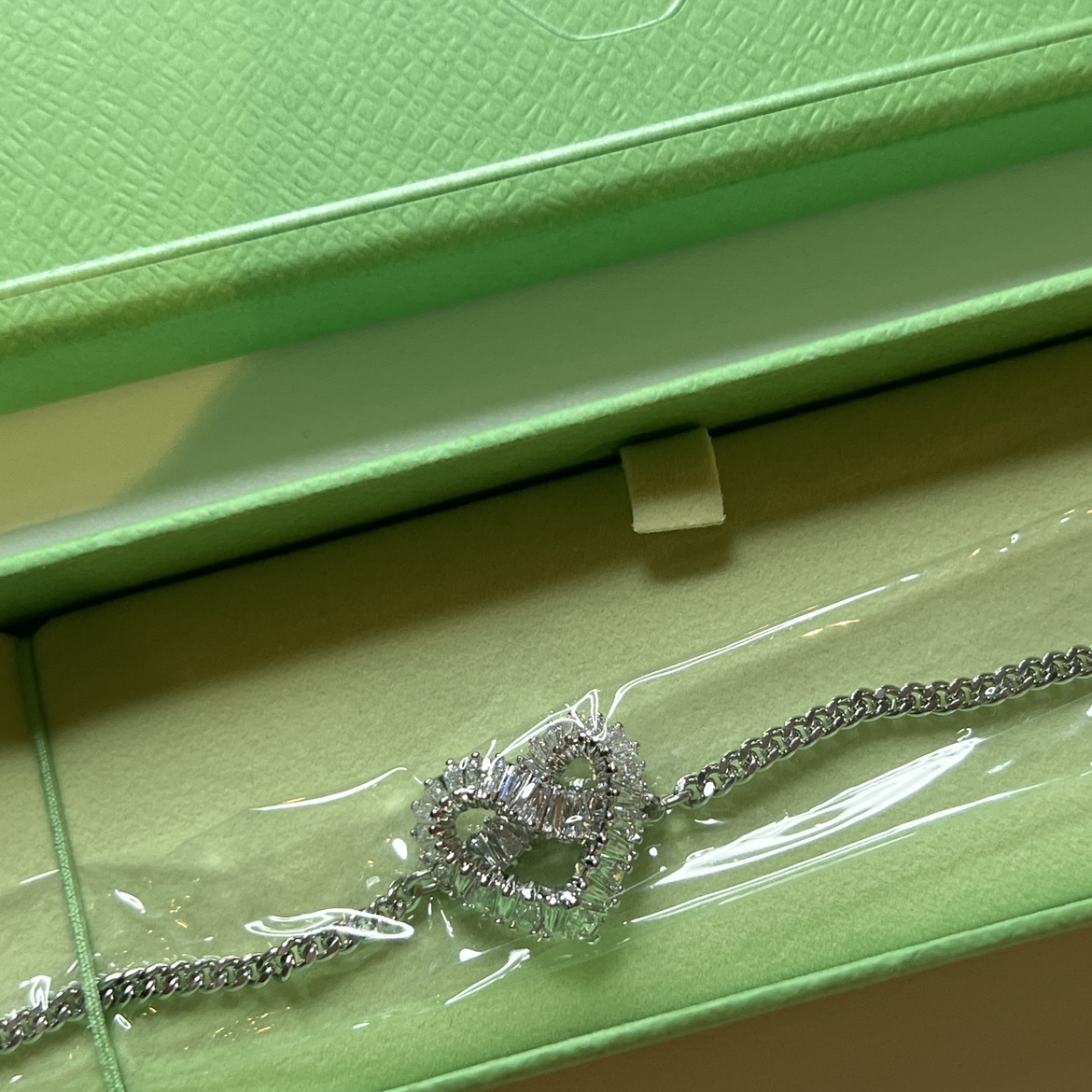 *brand new Swarovski heart bracelet thumbnail
