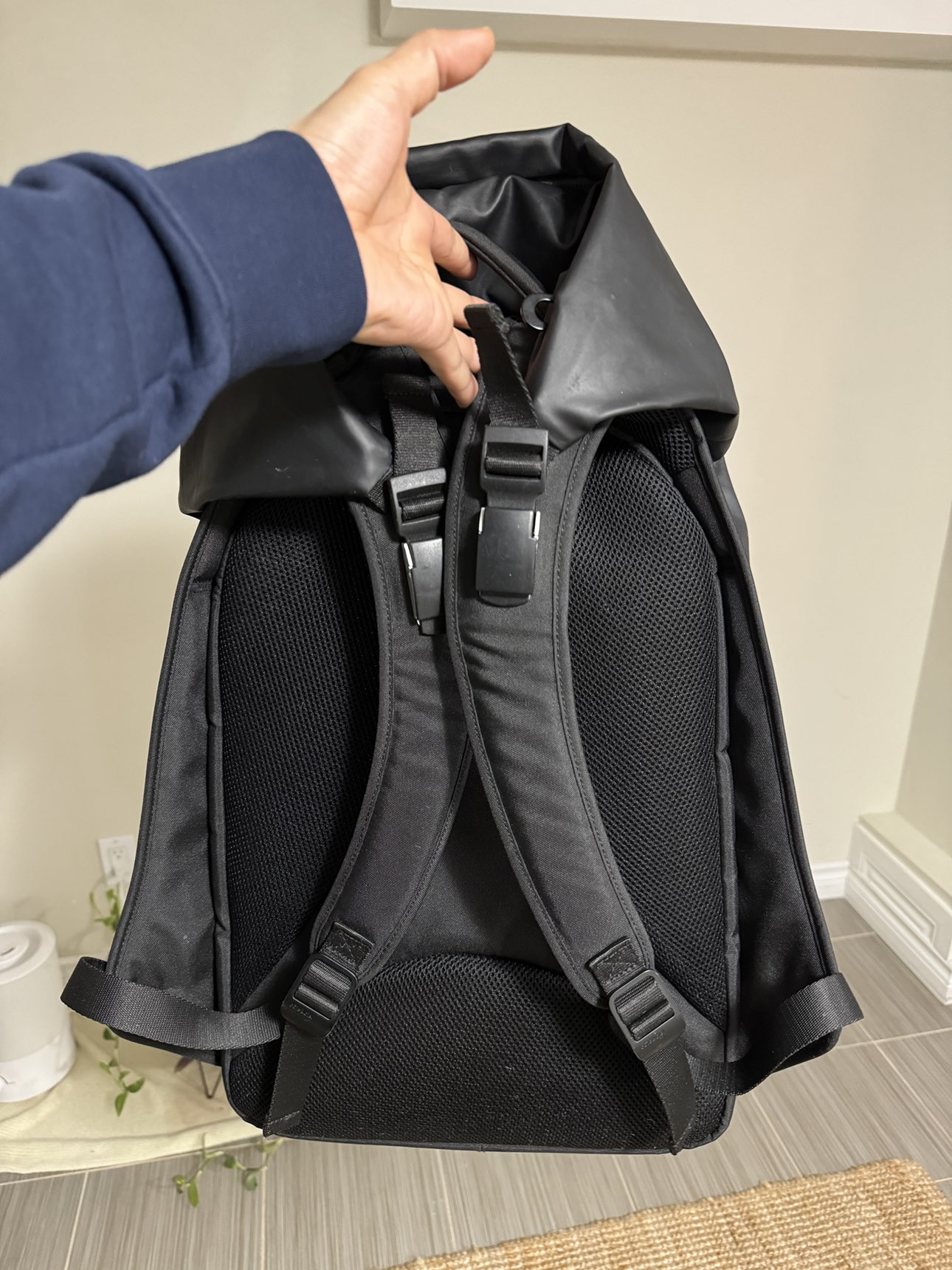 Cote & Ciel Black Nile Obsidian Backpack image indicator(3)