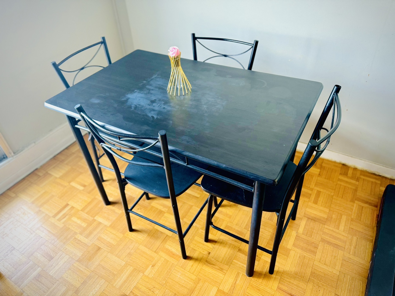 4 seater dining table