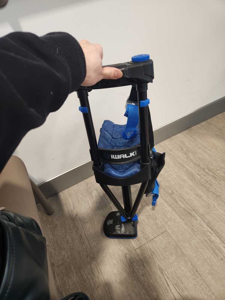 iWALK Hands Free Crutch - Pain Free Knee Crutch image indicator(6)