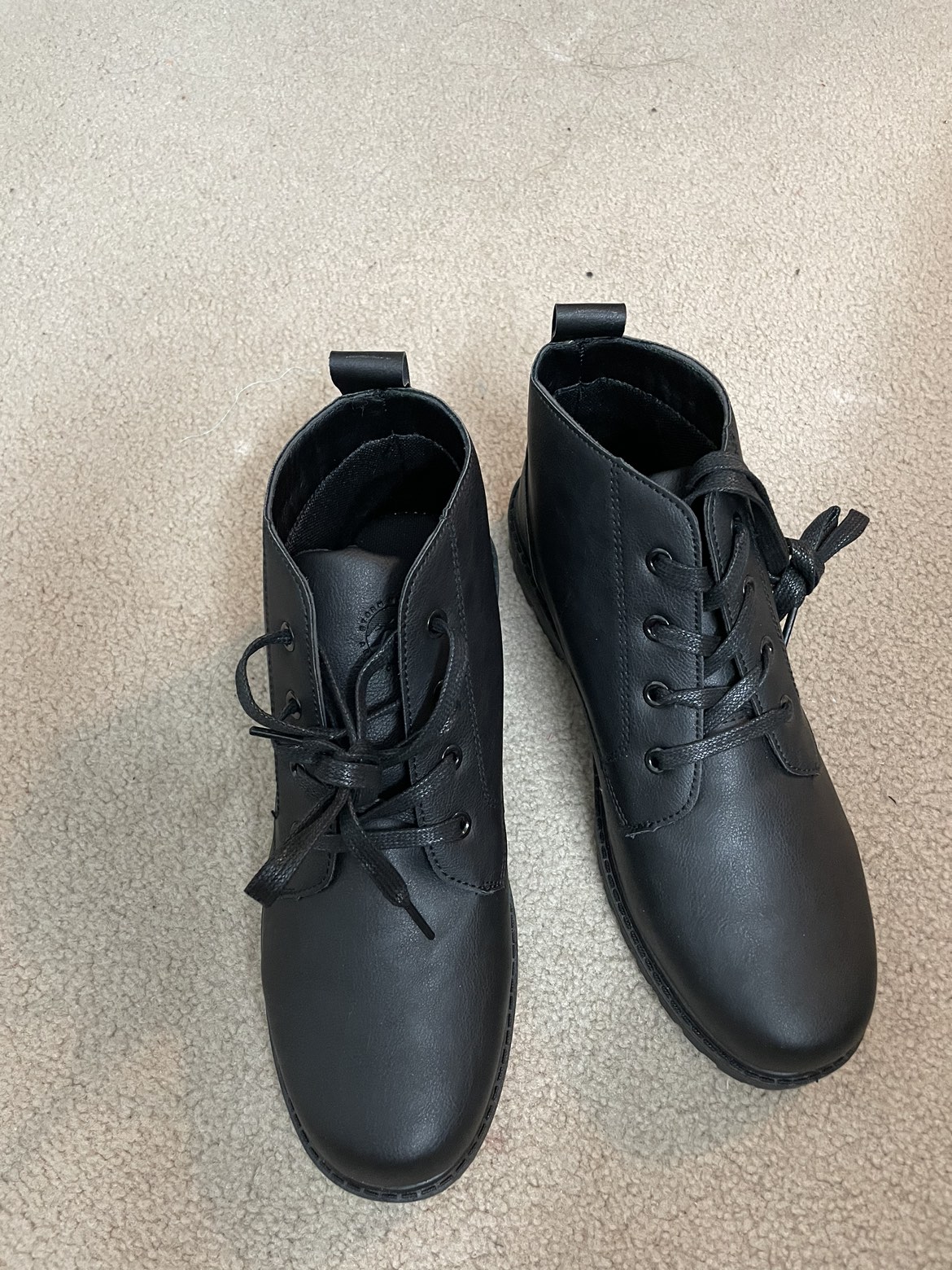 Shoes size 9