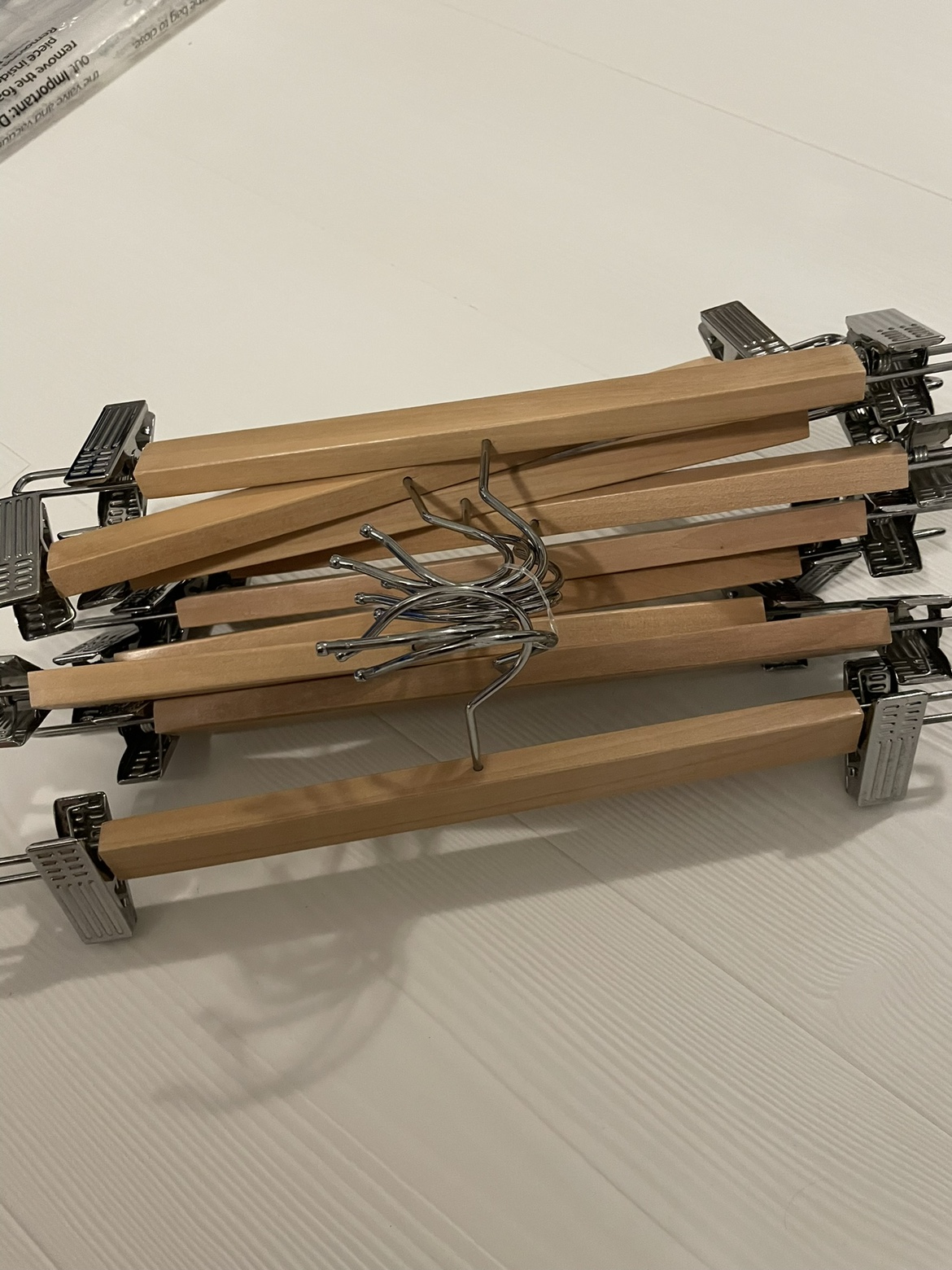 56 shirt hangers, 29 skirt/pants hangers (total 85) - photo 3