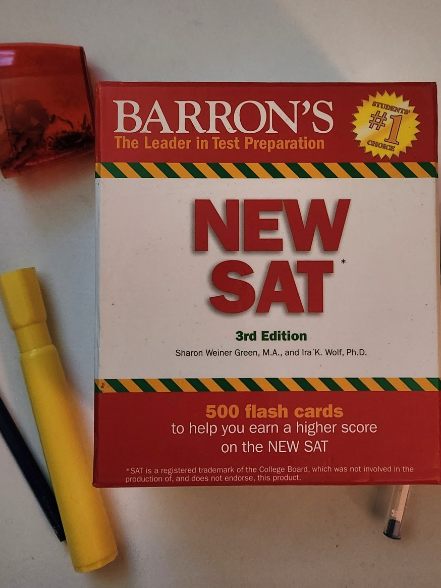 Barron's New SAT Prep Flash Cards thumbnail