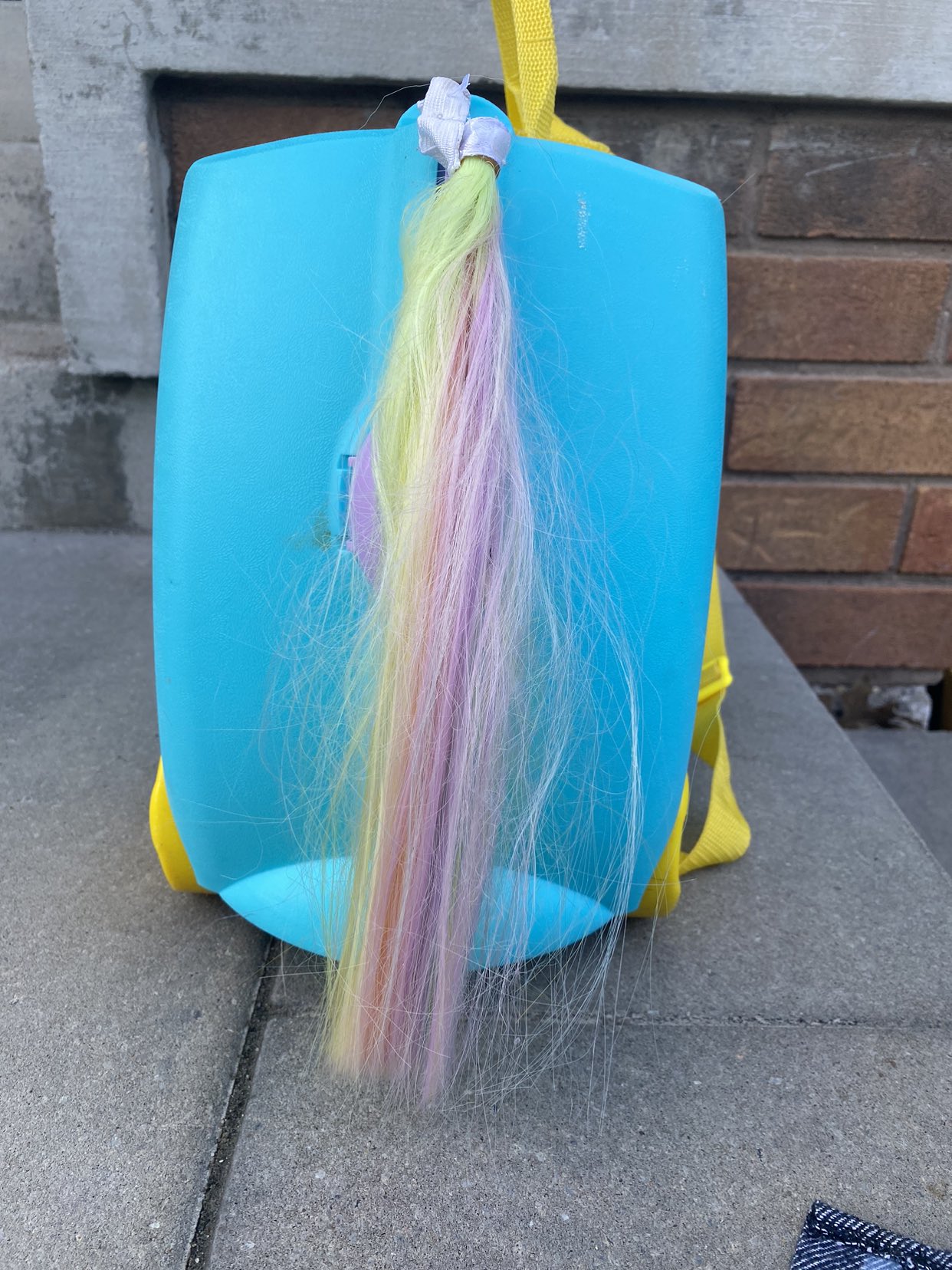 Cute Clean Excellent Condition UNICORN Trunki - photo 4