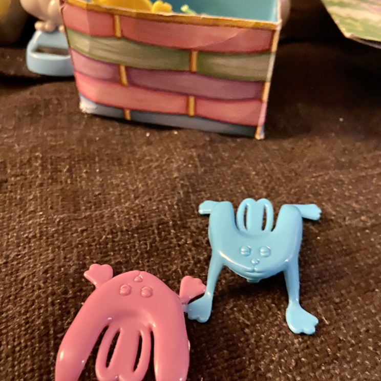 Easter lot-  various toys games & decor image indicator(4)