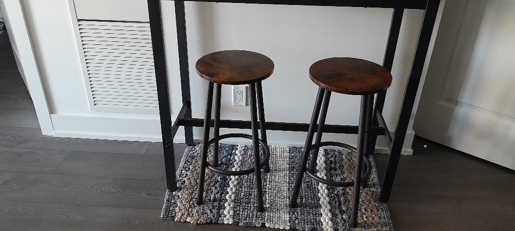 Antique style breakfast bar with 2 matching stools - photo 3