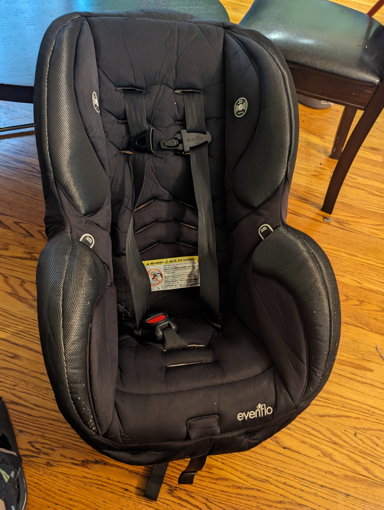 evenflo carseat - expires soon (09/15/24) 6monthsfromnow * image indicator(10)