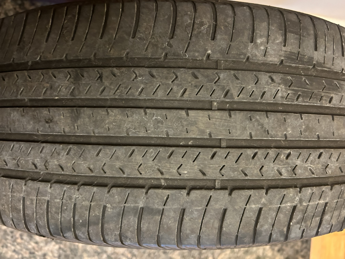 Goodyear Used Tires 225/65/17 image indicator(2)