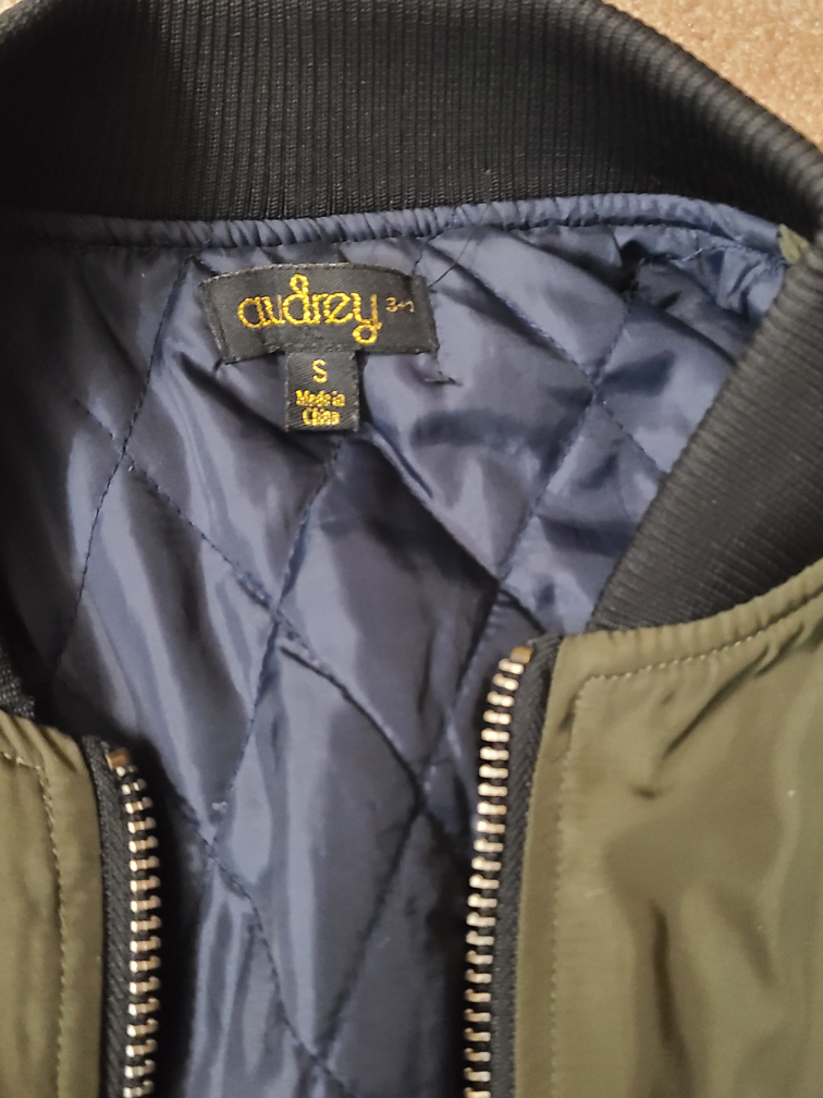 audrey 3+1 Women's long coat jacket army green Size S image indicator(4)