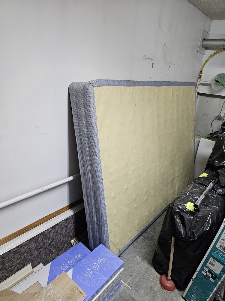 queen size bed box - photo 2