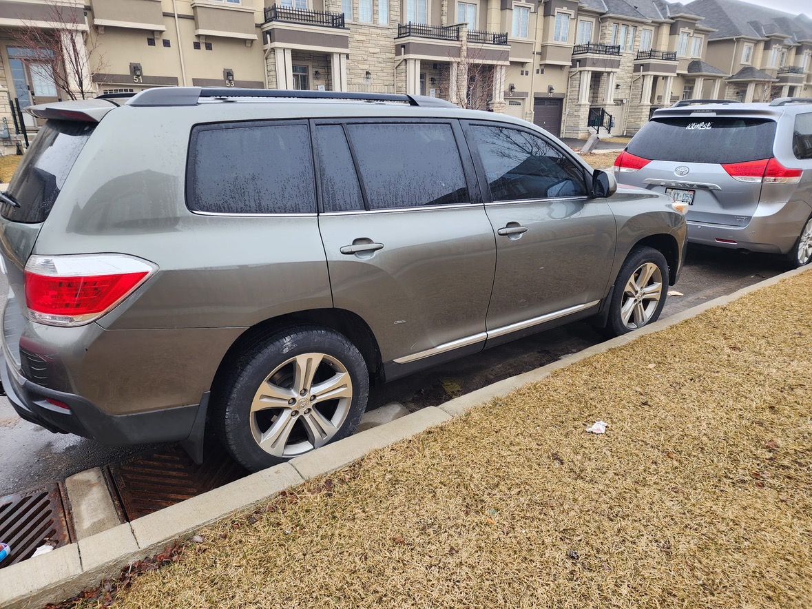 Toyota Highlander 2011 - photo 3