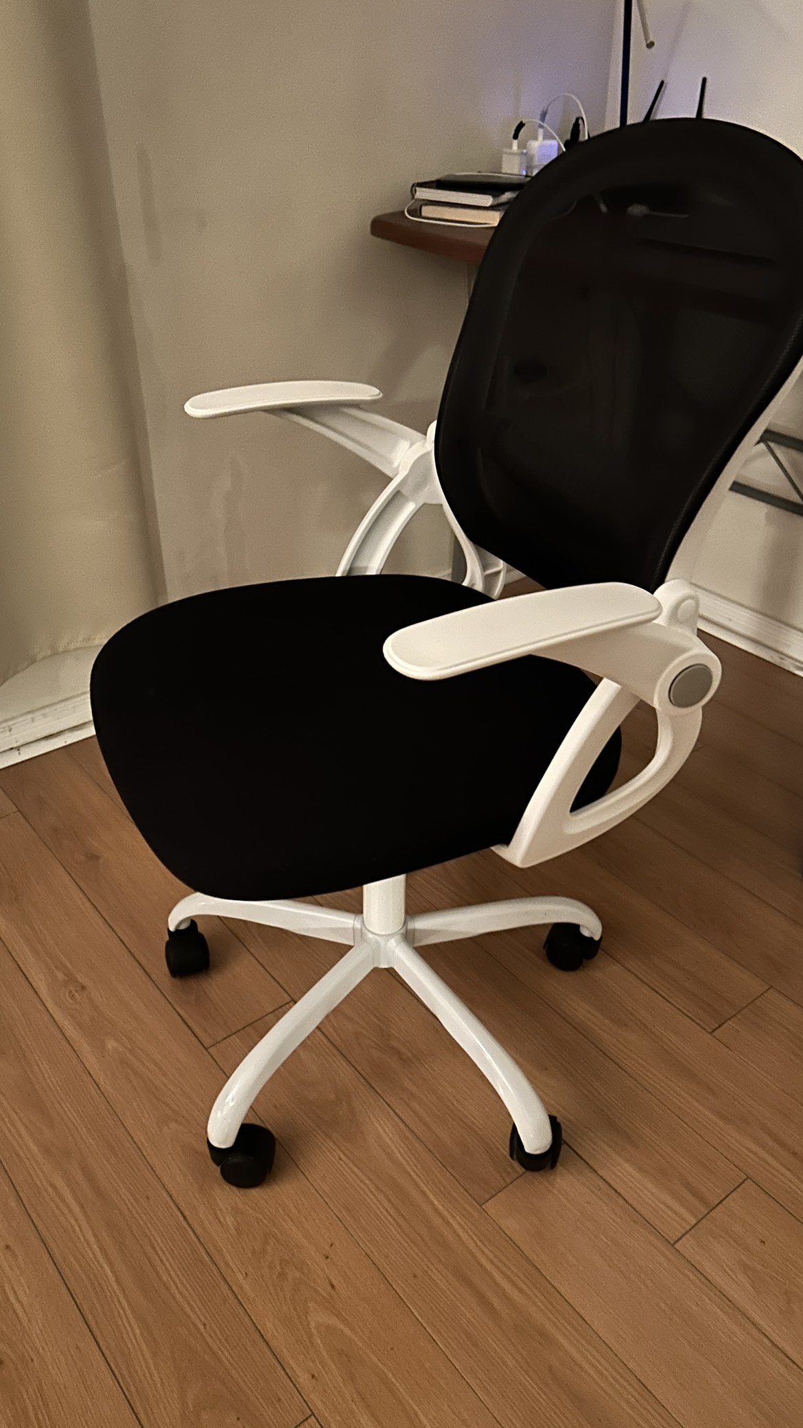Adjustable desk chair - photo 2