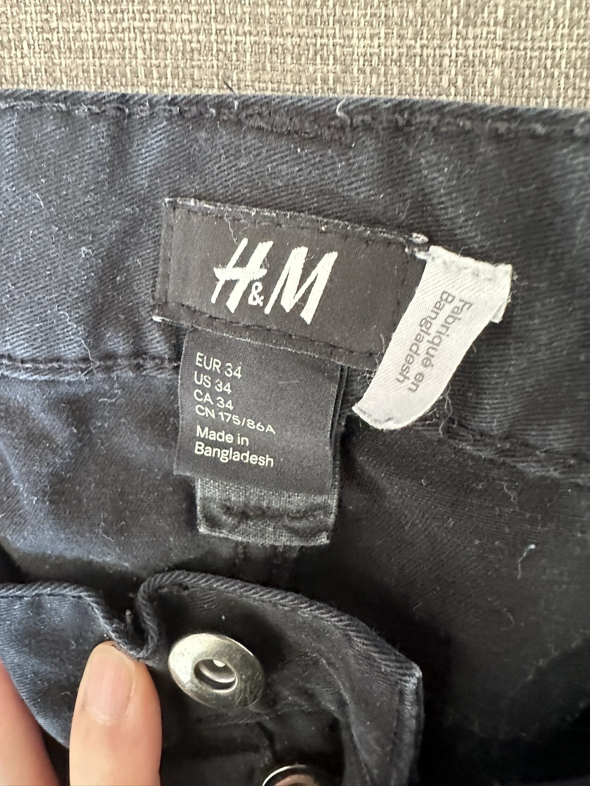H&M Men’s Black Pants - Size 34 image indicator(2)
