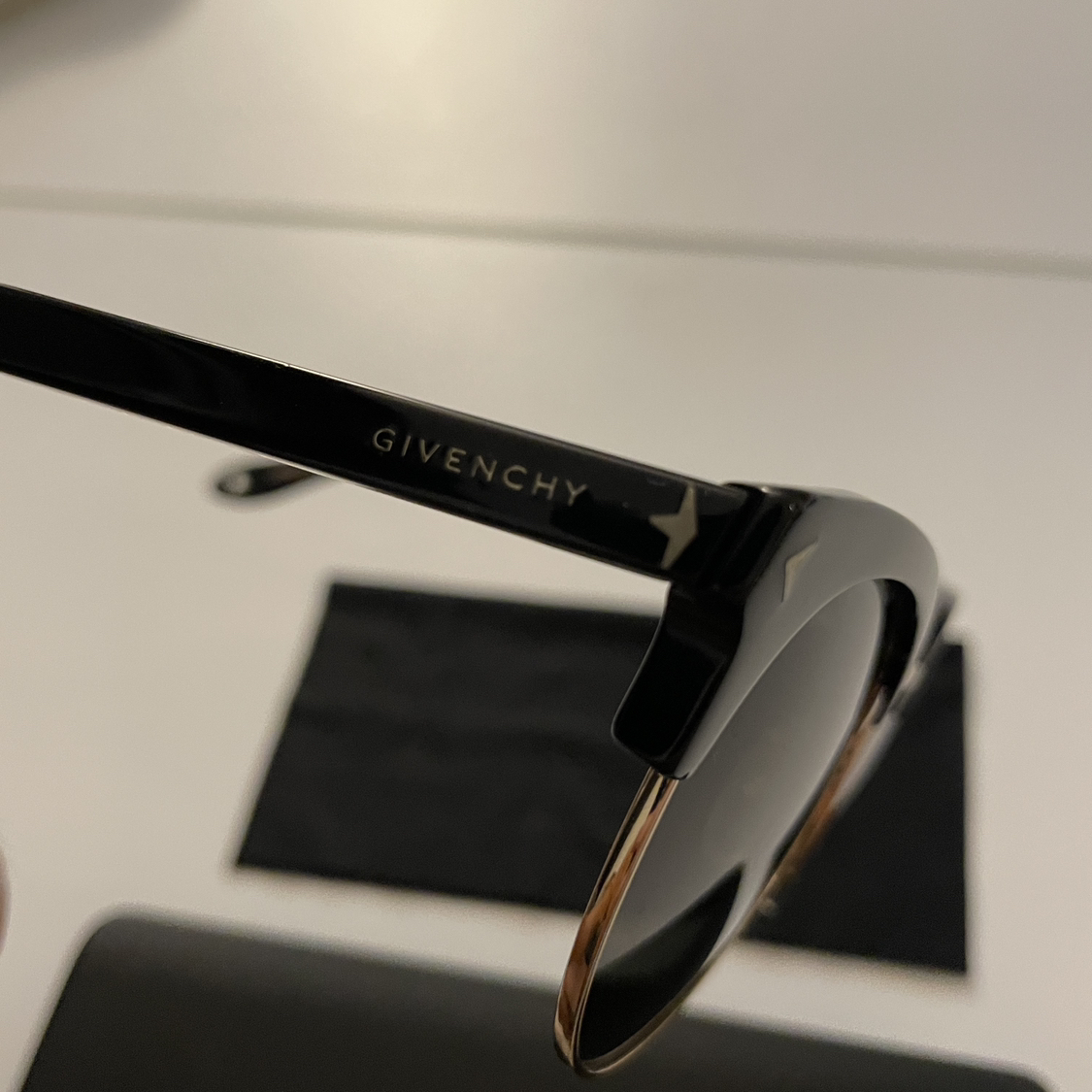 Givenchy Sunglasses men/women - photo 5