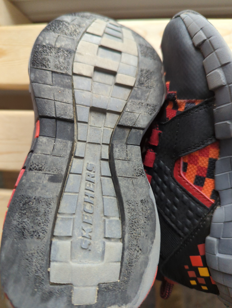 sketchers Minecraft shoes - kids us size 12 - photo 3