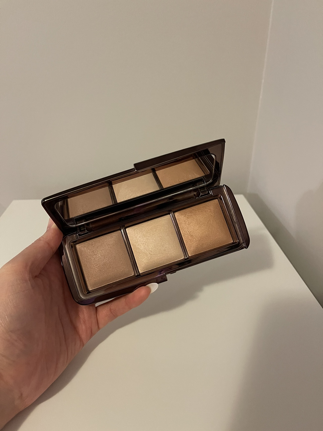 Hourglass Ambient Lighting Palette thumbnail