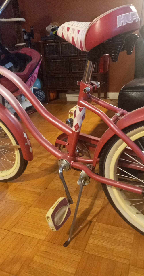 Girls 20 Inch Tires Huffy Cranbrook Cruiser Bicycle With Helmet - photo 4