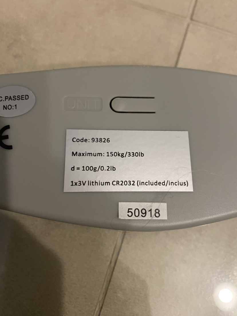 LIKE NEW bathroom scale + 2 batteries image indicator(3)