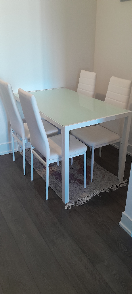 Beautiful tempered glass dining table and 4 chairs. - photo 2