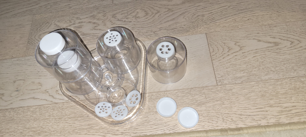 12,  5-oz Spice Jars- stackable and rotating image indicator(2)