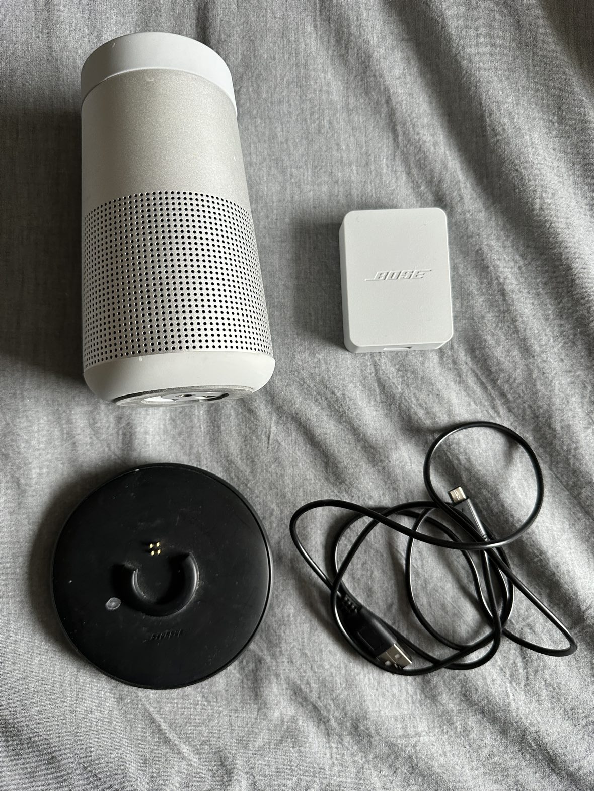 Bose revolve speaker with base