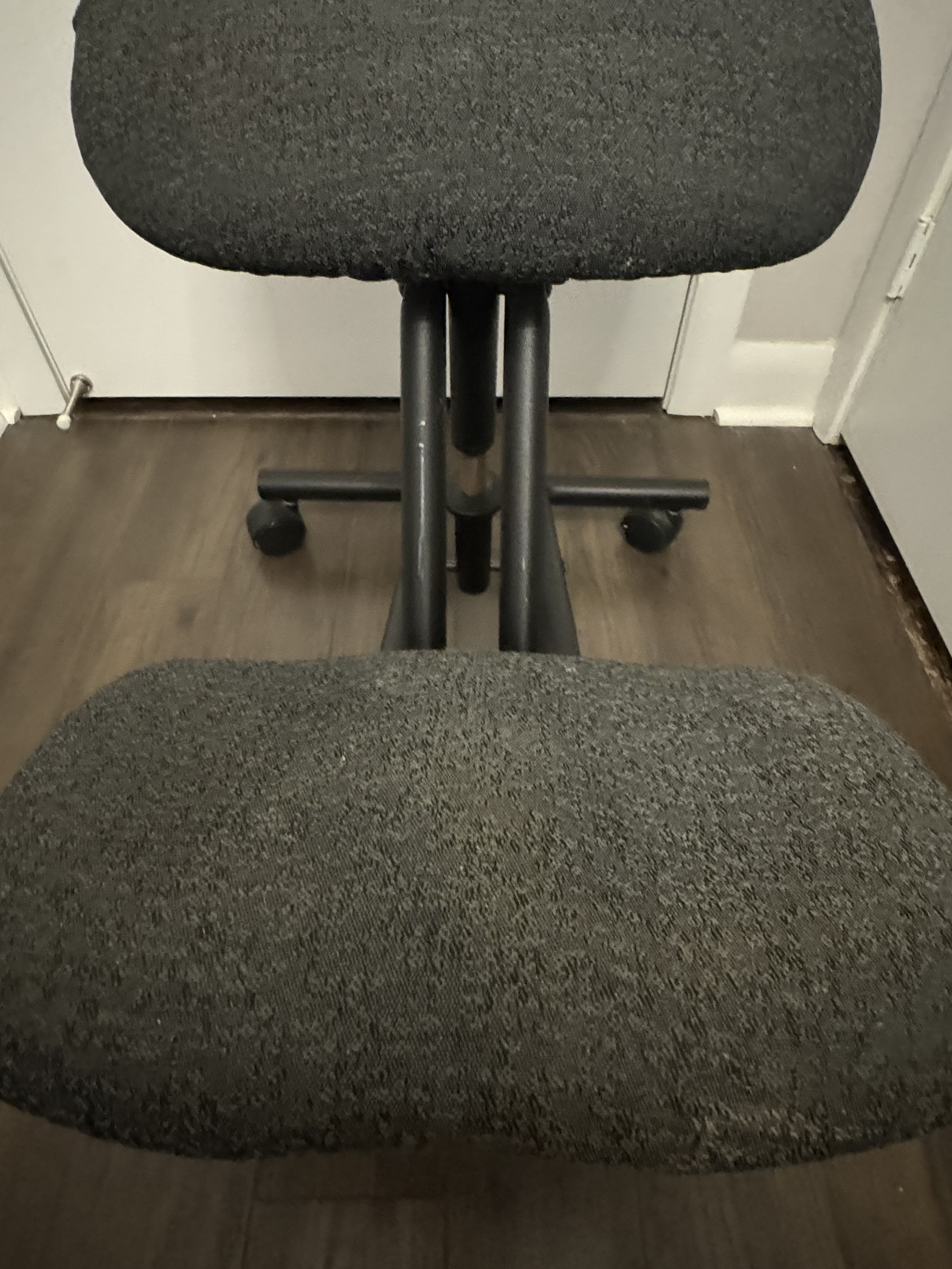 Ergonomic kneeling chair image indicator(4)