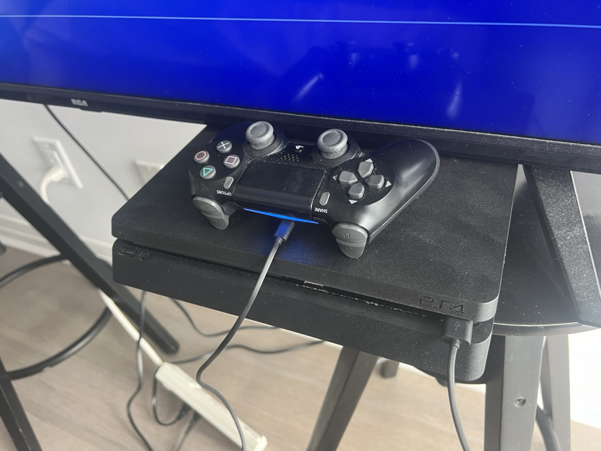Package deal: 4K Ultra HD TV with PS4 1TB slim - photo 2