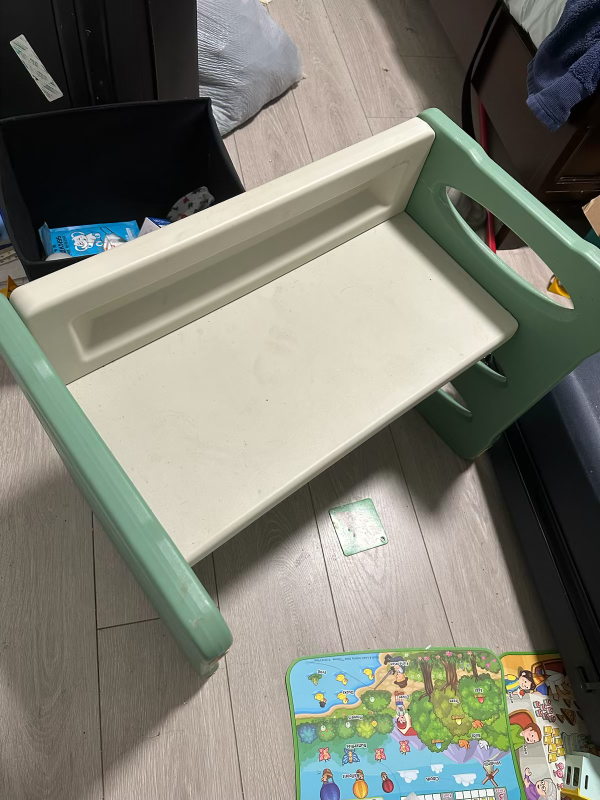 Benarita Kids Table and 2 Chairs Set
