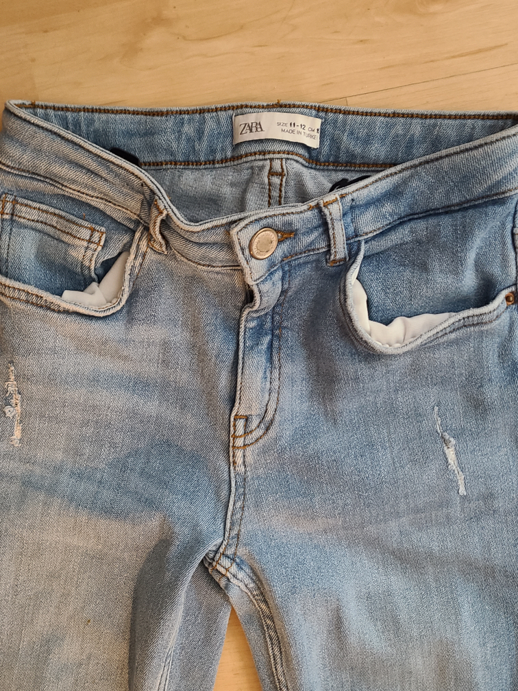 Girl's ZARA Size 11-12 152cm skinny rip style jeans image indicator(2)