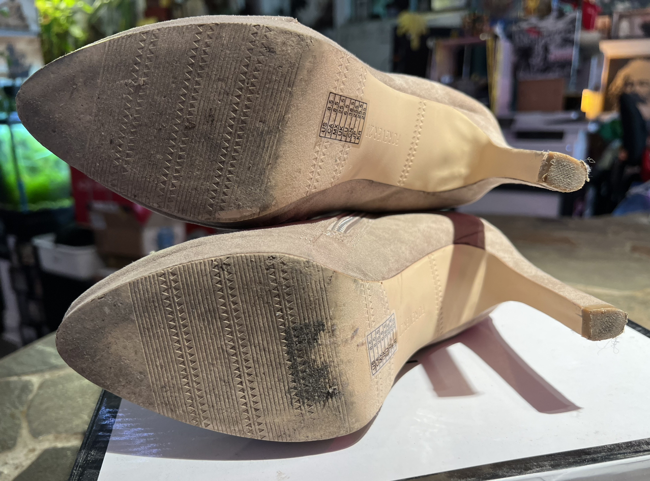 Nine West Ladivina Ankle Bootie (Women’s 8)(LNIB) image indicator(3)