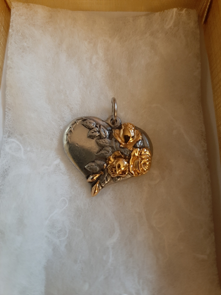 Royal Selangor pewter heart pendant image indicator(2)