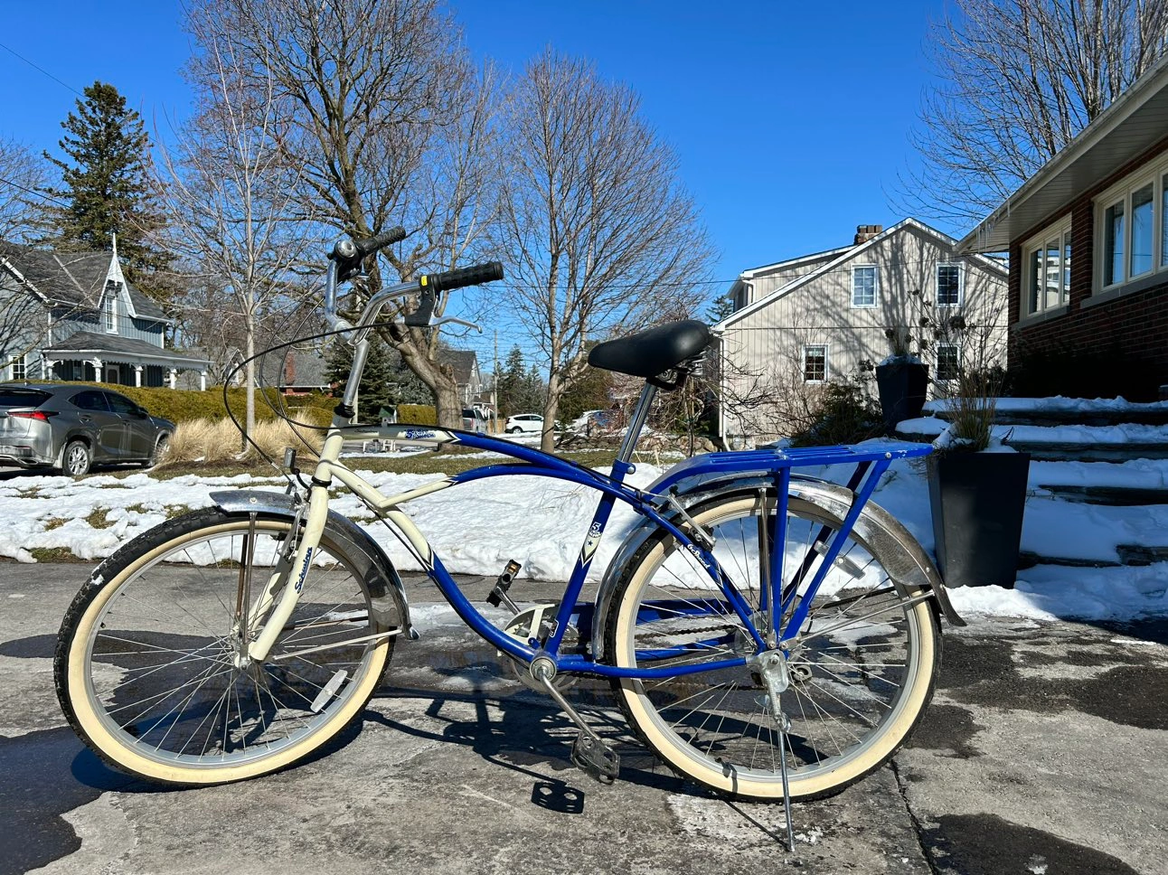 Schwinn Star Cruiser 6-Speed Cruiser Bike Karrot