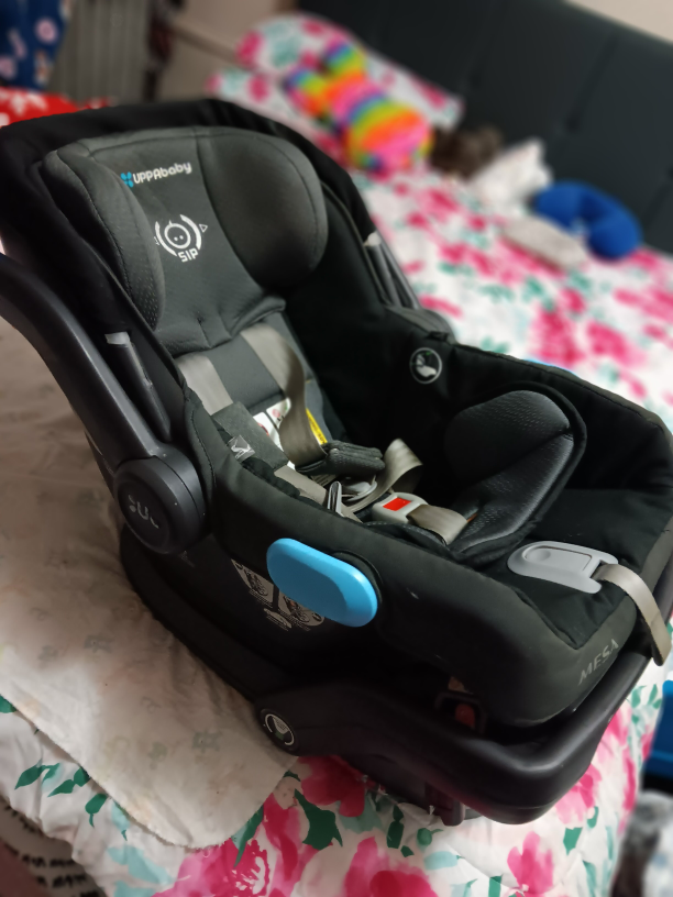 UppaBaby Mesa Carseat With Base $50 thumbnail