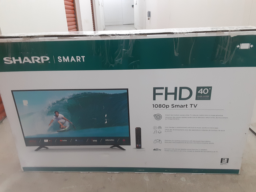 40" TV with sub woofer image indicator(2)