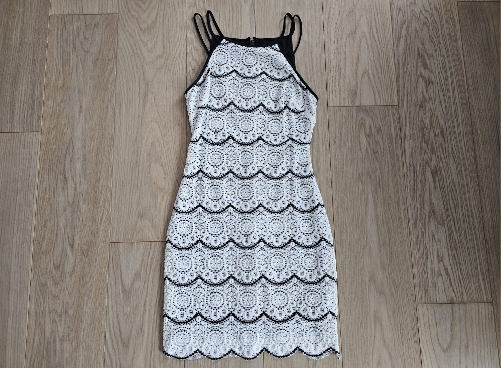 Guess dress (size 4) thumbnail